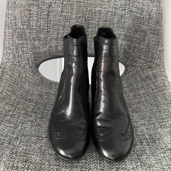 Rudsak booties .Black size 9 . Very good condition. Wore only twice. - Picture 3 of 6